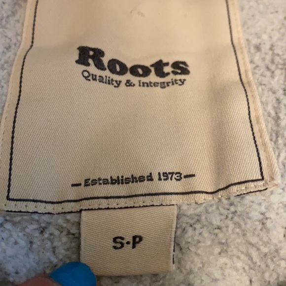 3/$30 Roots Sweater - Picture 7 of 9